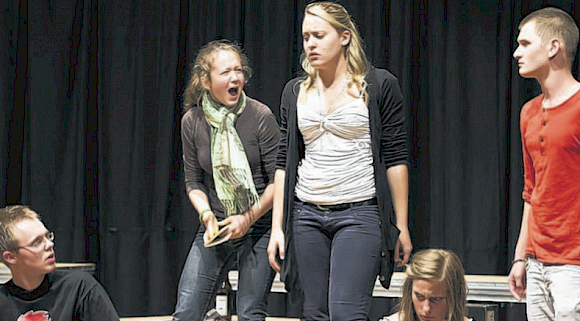 Aufführungen der Theater-AG Aufführungen der Theater-AG