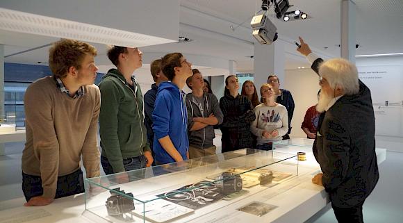 Schüler erleben Optik