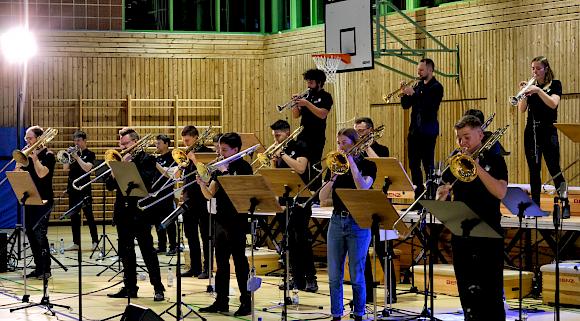 Come together Come together